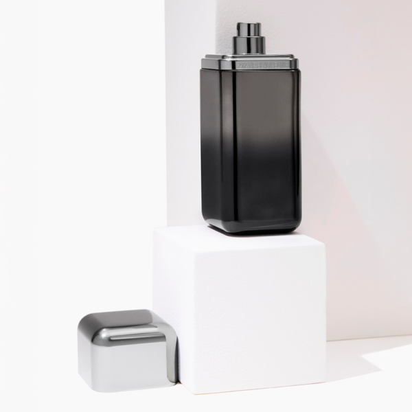 Perfume Carolina Herrera 212 Vip Black Elixir EDP 100ml - Masculino - Imagen 3